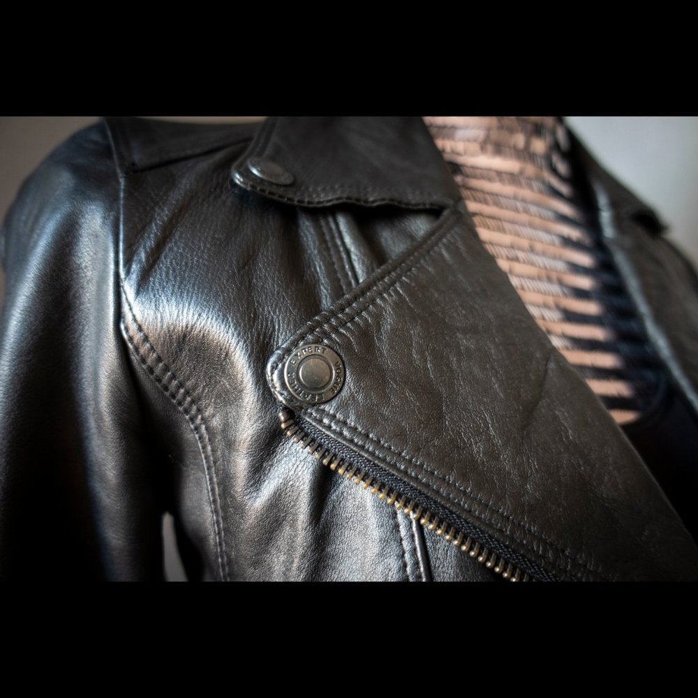Black Leather Motorcycle Rocker Jacket - Picture 6 of 9